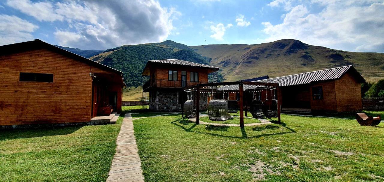Hotel Migu Yard Kazbegi Exterior foto